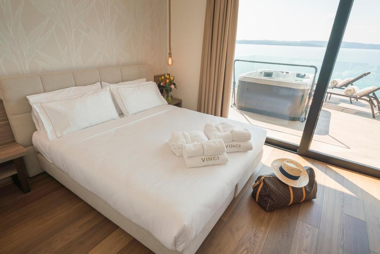 Hotel Vinci Sirmione Esterno foto