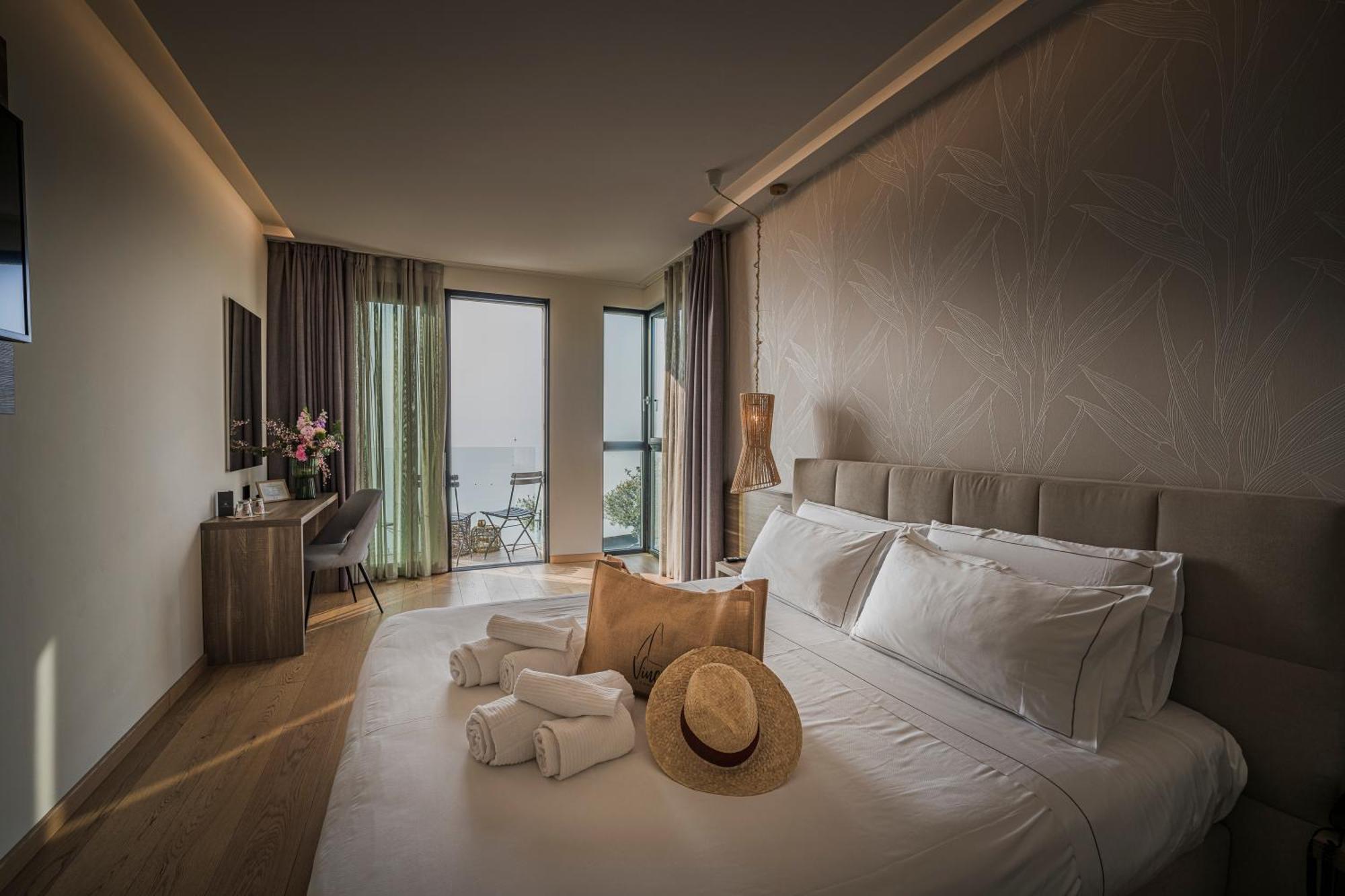 Hotel Vinci Sirmione Esterno foto